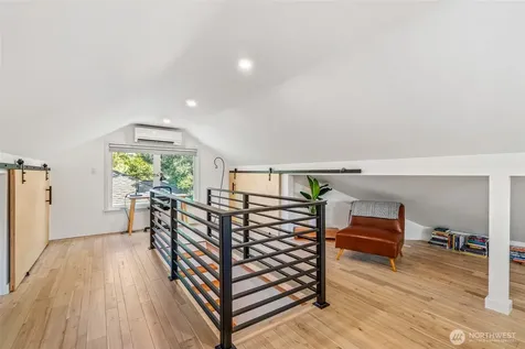 1705 N 82nd Street Seattle WA 98103