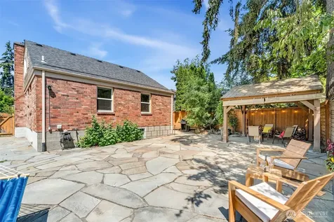 1705 N 82nd Street Seattle WA 98103