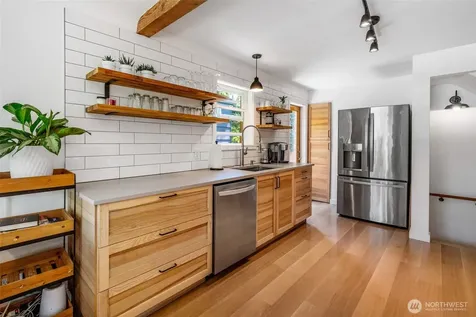 1705 N 82nd Street Seattle WA 98103