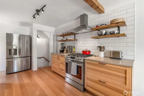 1705 N 82nd Street Seattle WA 98103