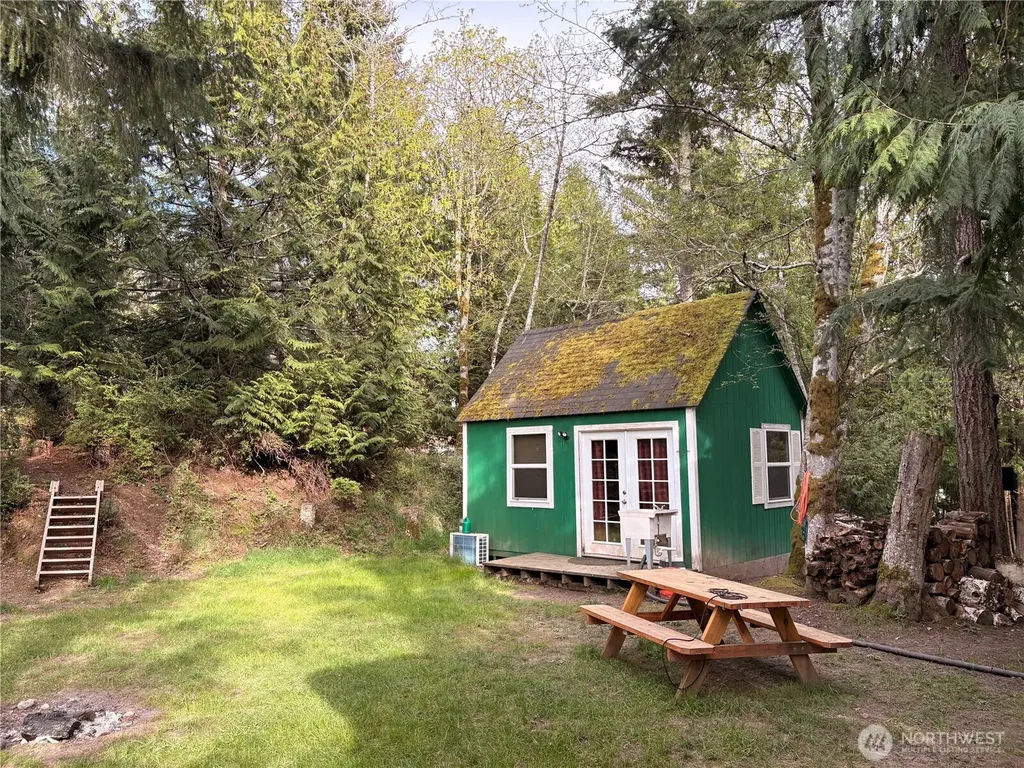 730 E Madrona Boulevard NW Lakebay WA 98349