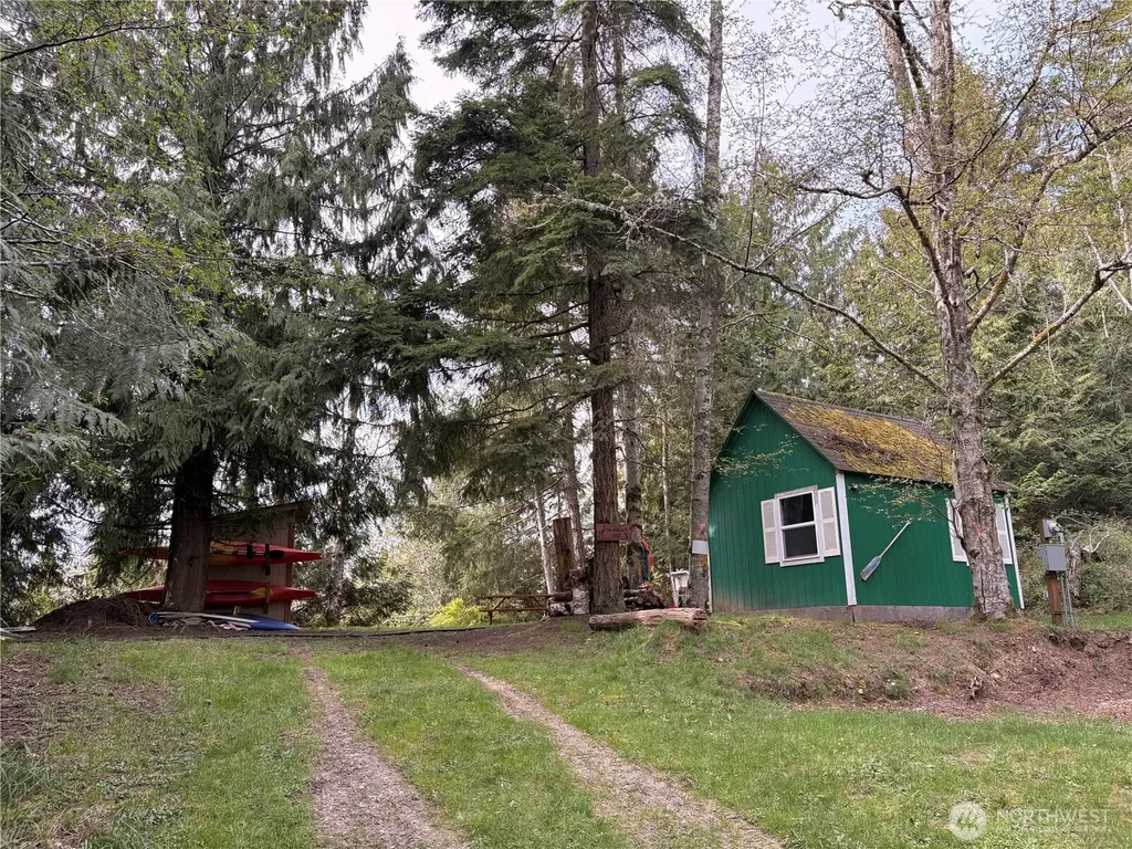 730 E Madrona Boulevard NW Lakebay WA 98349