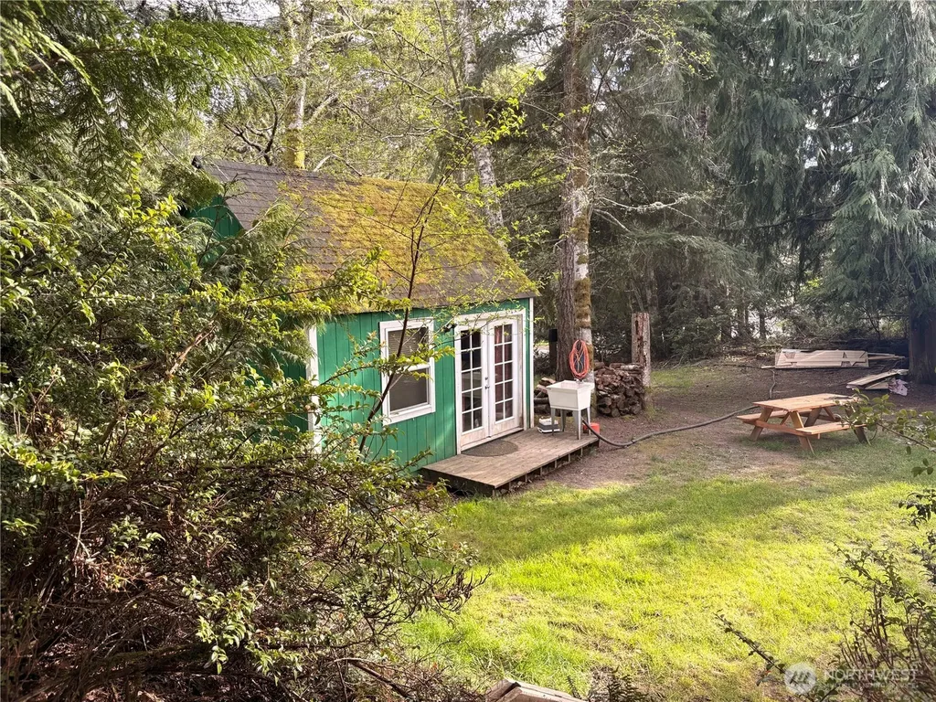 730 E Madrona Boulevard NW Lakebay WA 98349