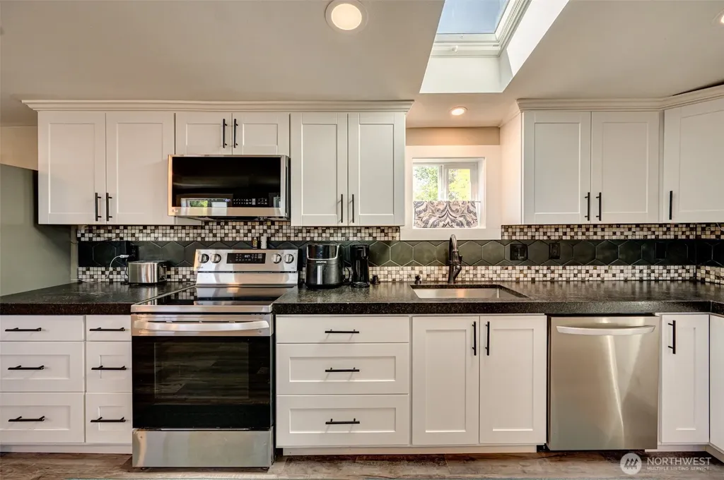 39100 NW Pacific Highway NW Woodland WA 98674