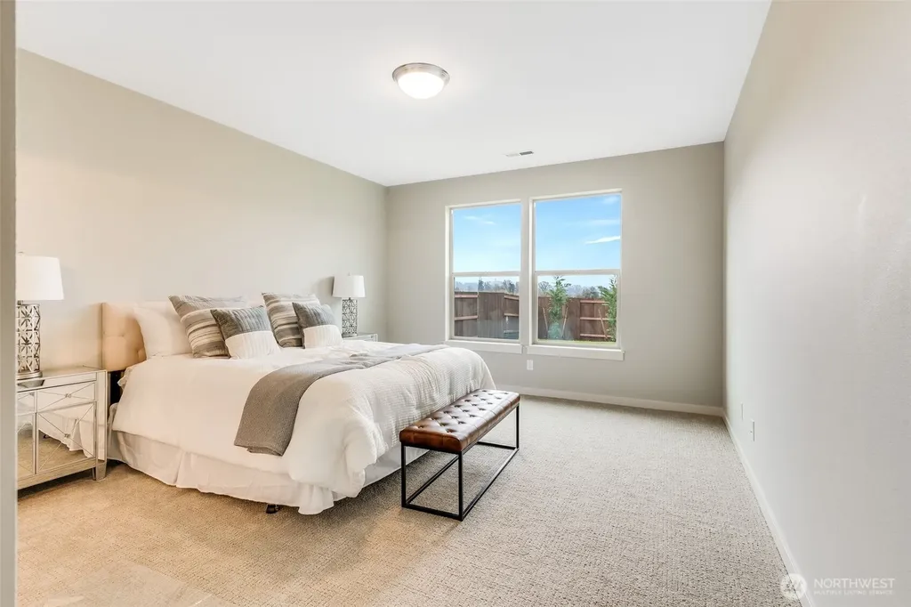 225 E 24th Avenue La Center WA 98629