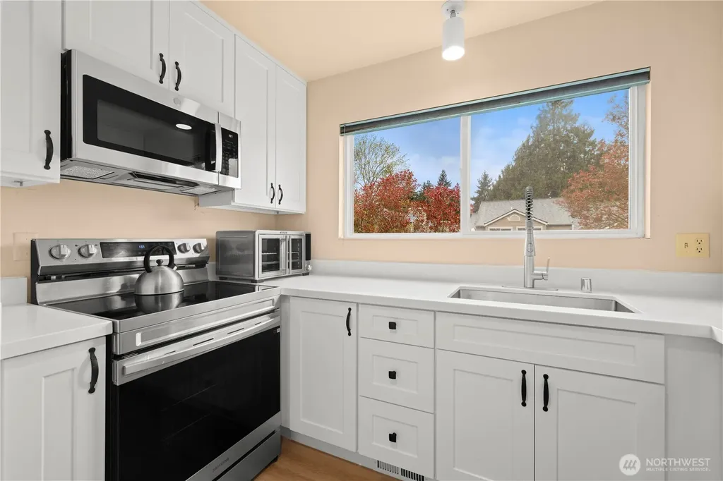 12024 101st Avenue NE Kirkland WA 98034