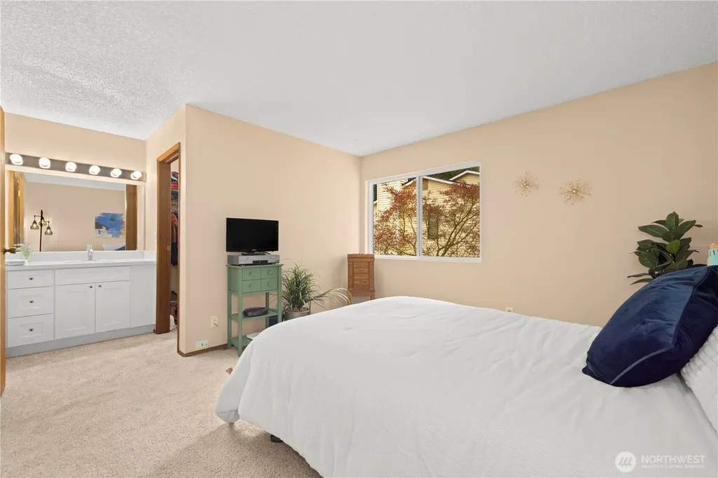 12024 101st Avenue NE Kirkland WA 98034