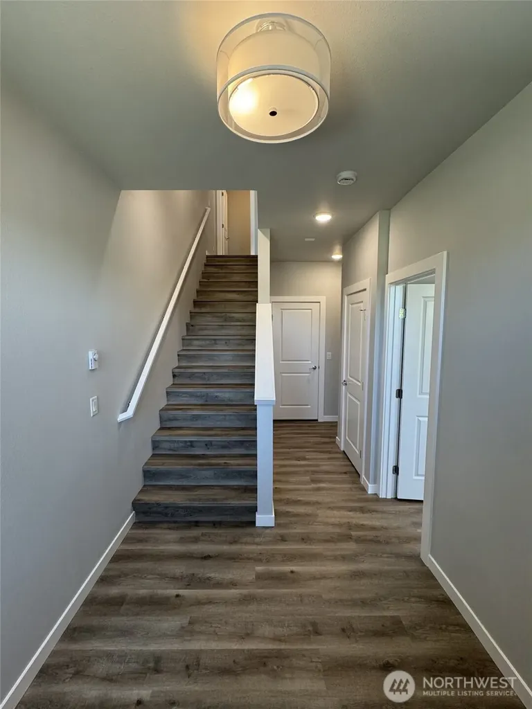 23340 Franklin Circle Black Diamond WA 98010
