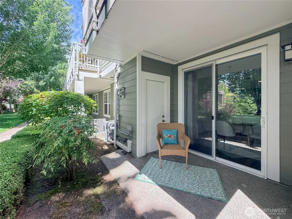 12208 NE 24th Street Bellevue WA 98005