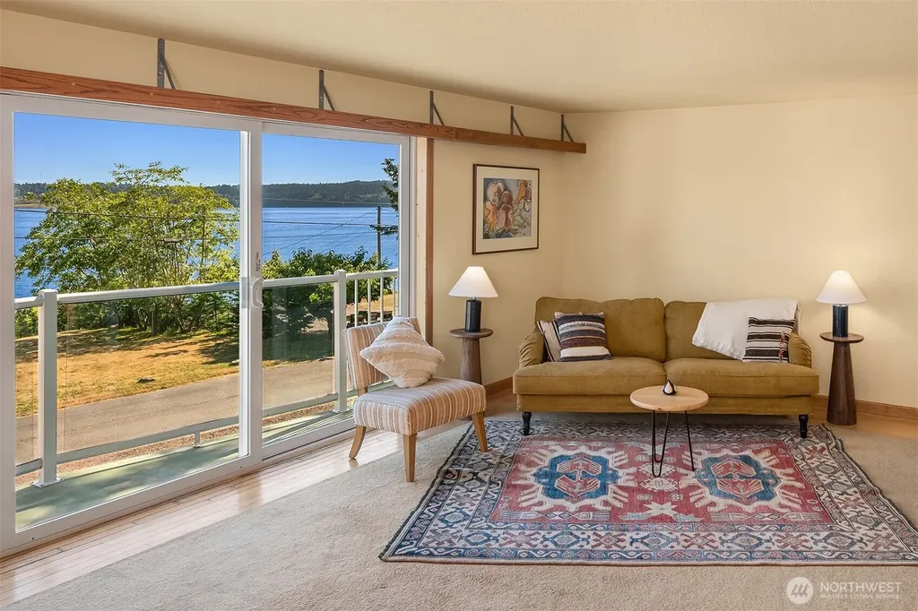 12422 SW Bachelor Road Vashon WA 98070