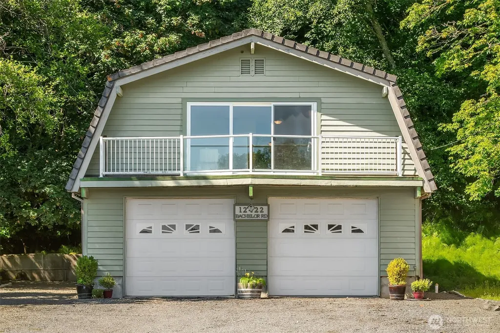 12422 SW Bachelor Road Vashon WA 98070