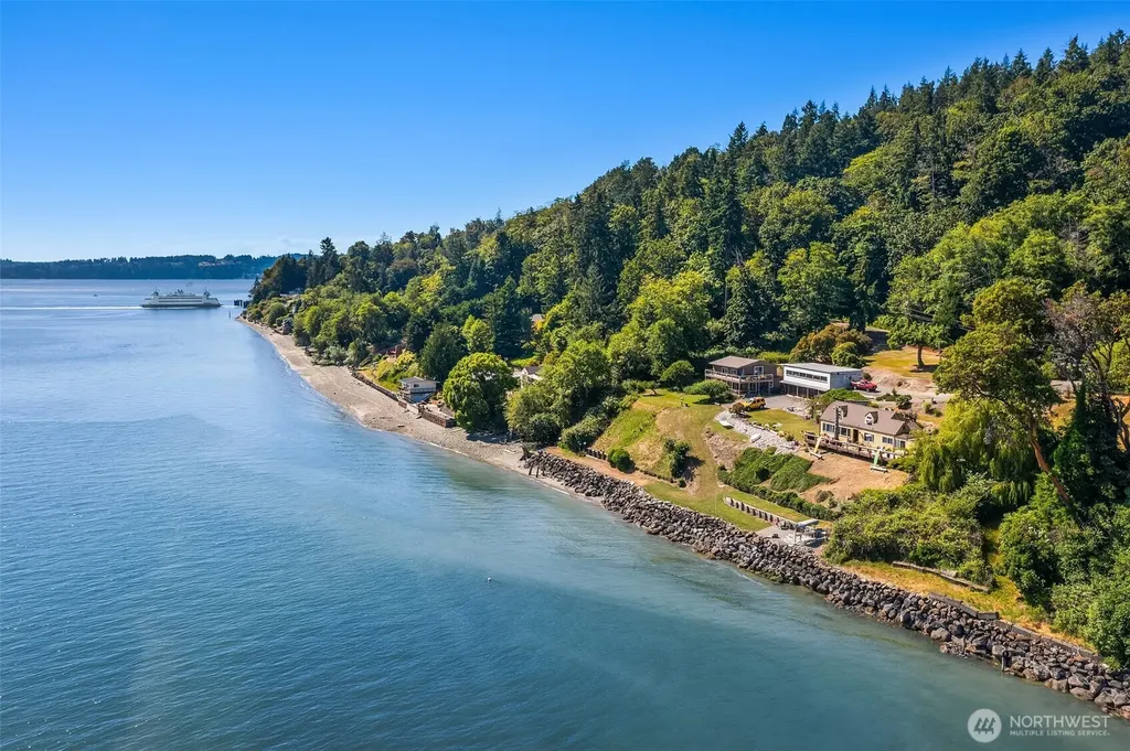 12422 SW Bachelor Road Vashon WA 98070