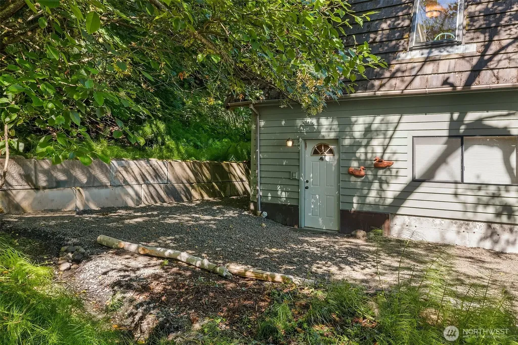 12422 SW Bachelor Road Vashon WA 98070