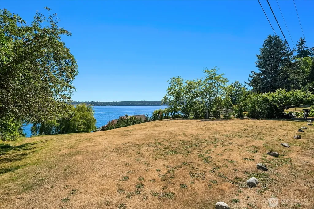 12422 SW Bachelor Road Vashon WA 98070