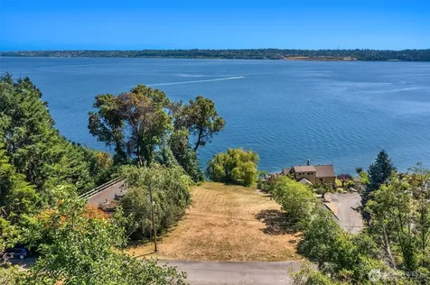 12422 SW Bachelor Road Vashon WA 98070