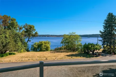 12422 SW Bachelor Road Vashon WA 98070