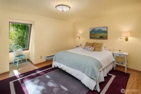 12422 SW Bachelor Road Vashon WA 98070