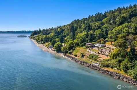 12422 SW Bachelor Road Vashon WA 98070