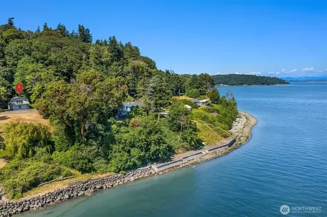12422 SW Bachelor Road Vashon WA 98070