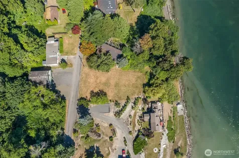 12422 SW Bachelor Road Vashon WA 98070