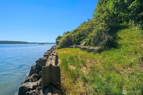 12422 SW Bachelor Road Vashon WA 98070