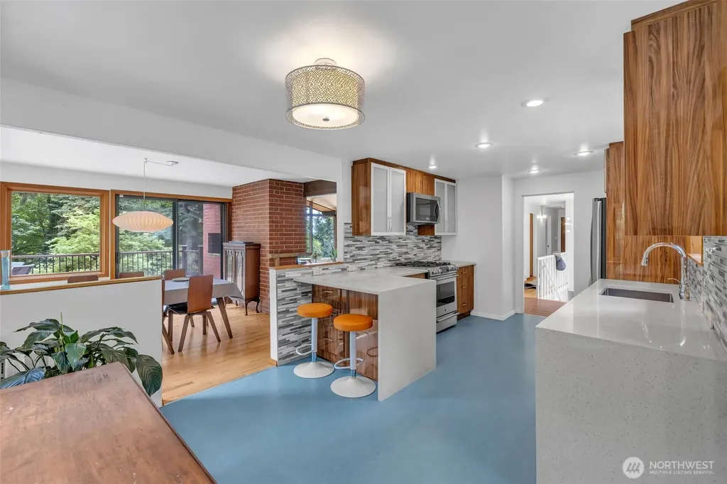 15605 72nd Avenue NE Kenmore WA 98208