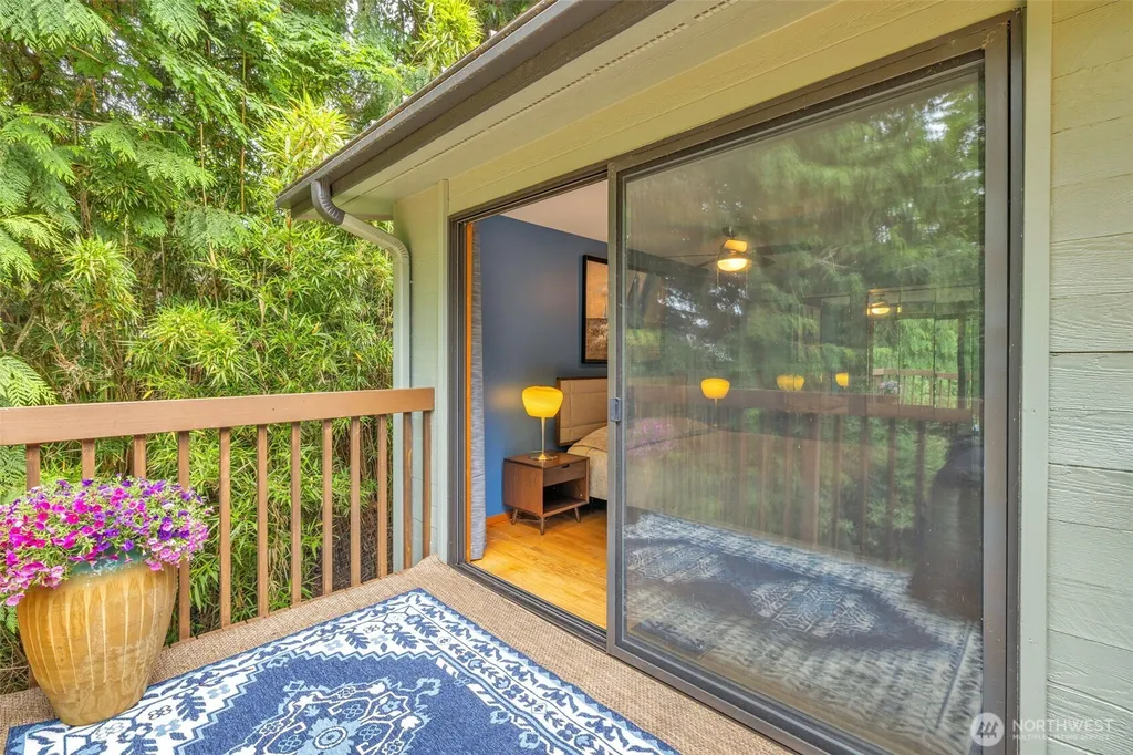 15605 72nd Avenue NE Kenmore WA 98208