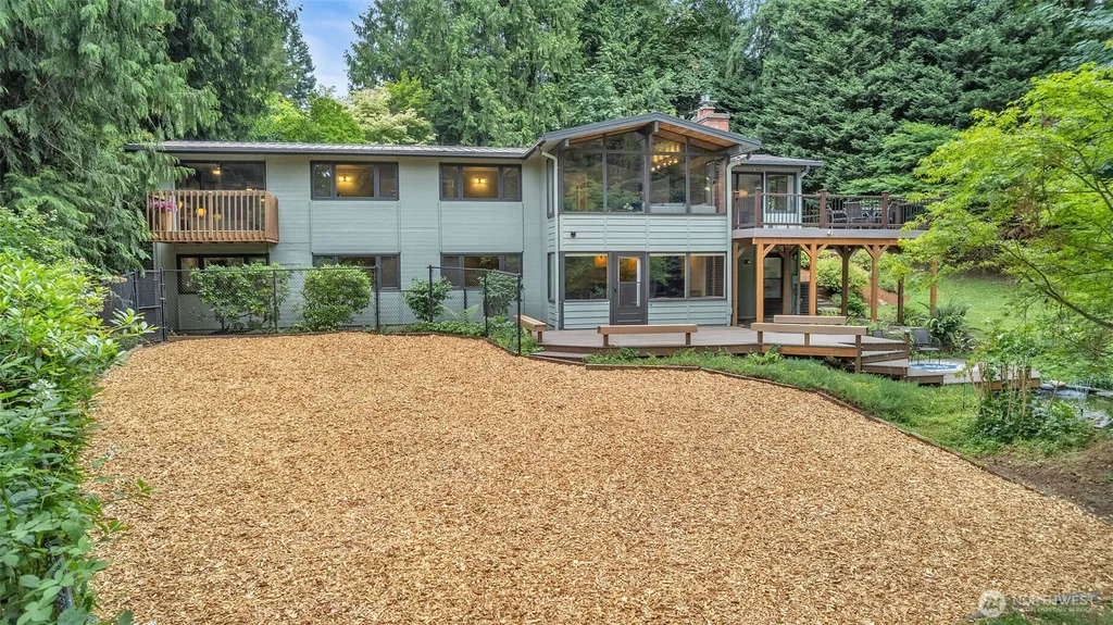 15605 72nd Avenue NE Kenmore WA 98208