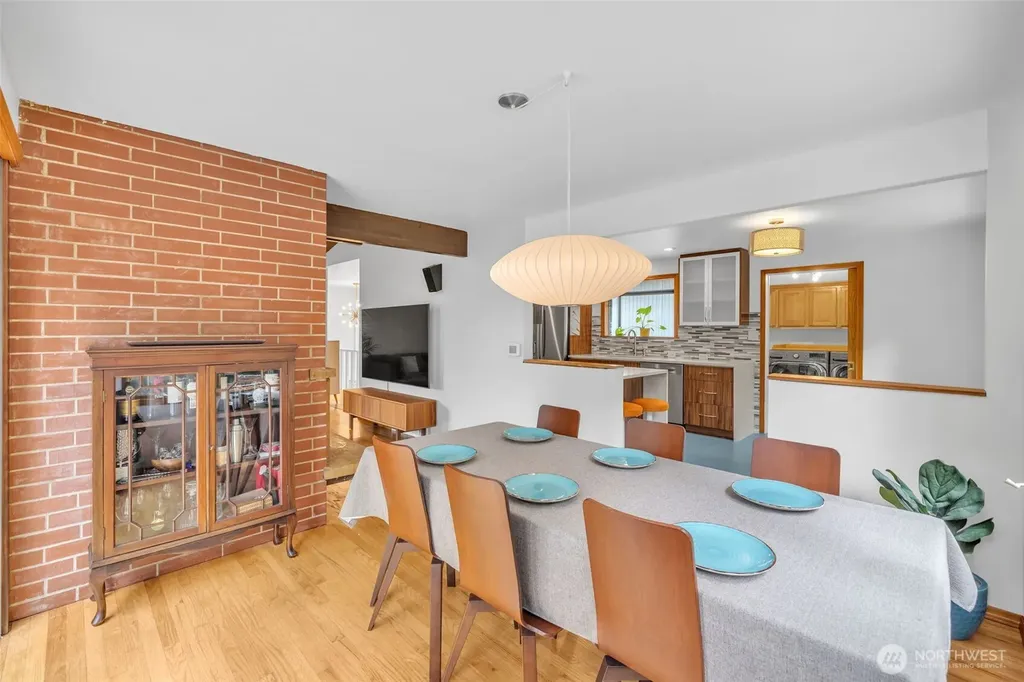 15605 72nd Avenue NE Kenmore WA 98208