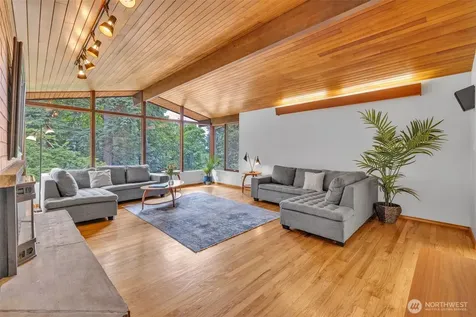 15605 72nd Avenue NE Kenmore WA 98208