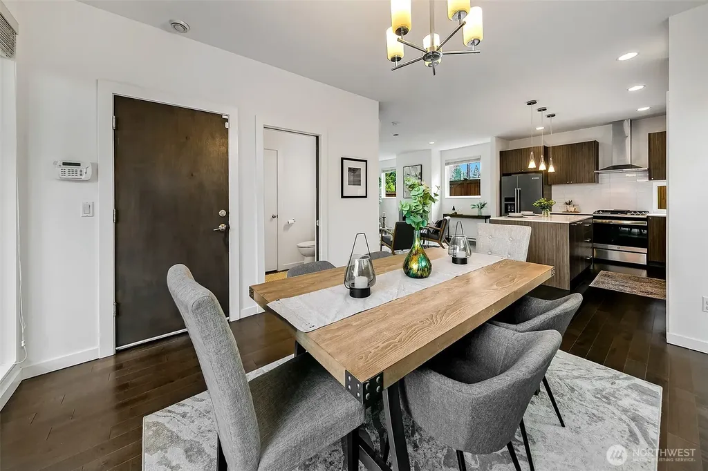 13721 Meridian Avenue N Seattle WA 98133
