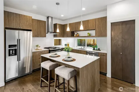 13721 Meridian Avenue N Seattle WA 98133