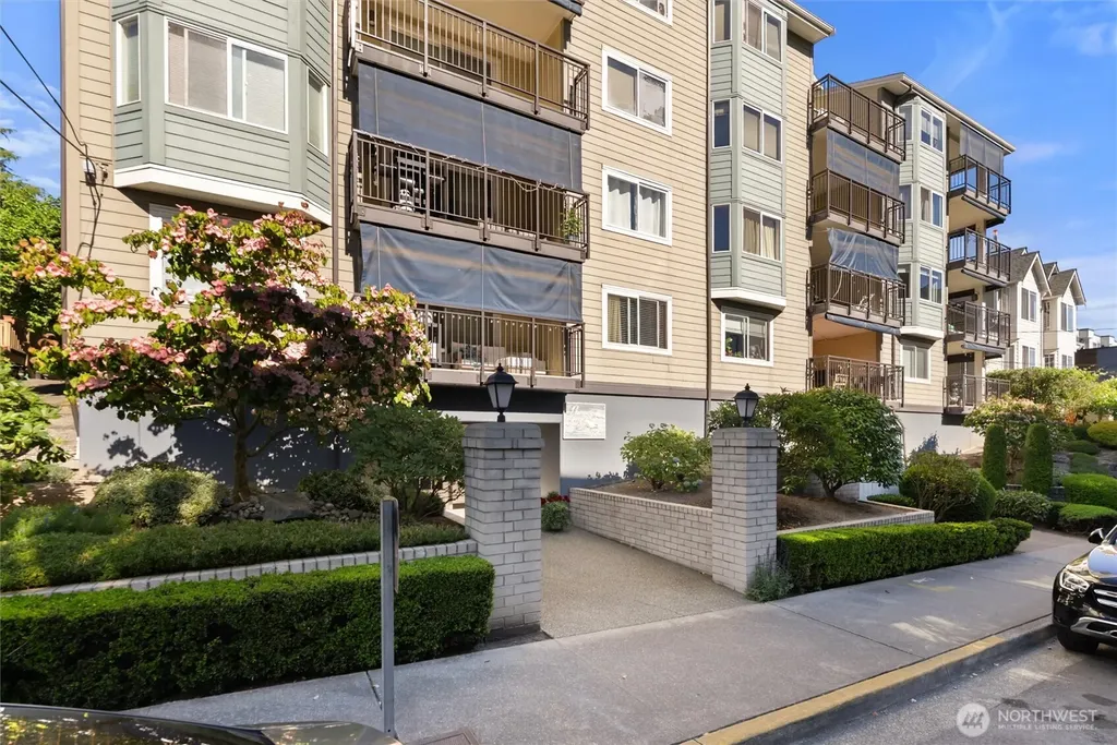 8720 Phinney Avenue N Seattle WA 98103