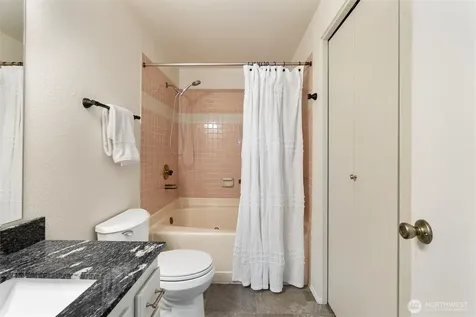8720 Phinney Avenue N Seattle WA 98103
