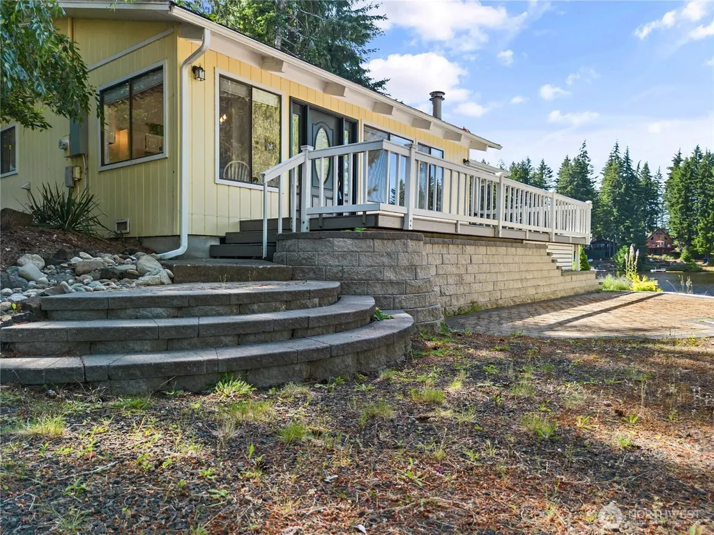 71 E Case Place W Shelton WA 98584
