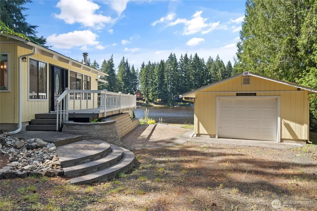 71 E Case Place W Shelton WA 98584
