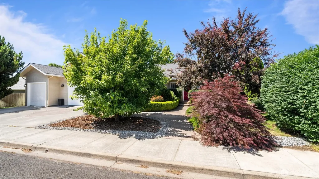 833 SE Marine Drive College Place WA 99324