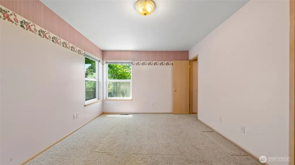 996 SE Admiral Place College Place WA 99324