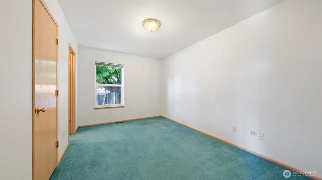 996 SE Admiral Place College Place WA 99324