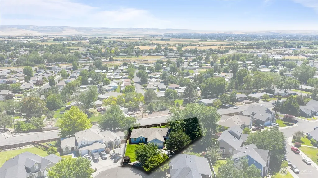 996 SE Admiral Place College Place WA 99324