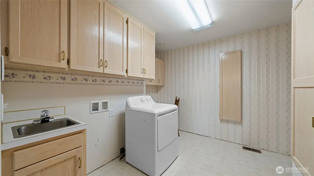 996 SE Admiral Place College Place WA 99324