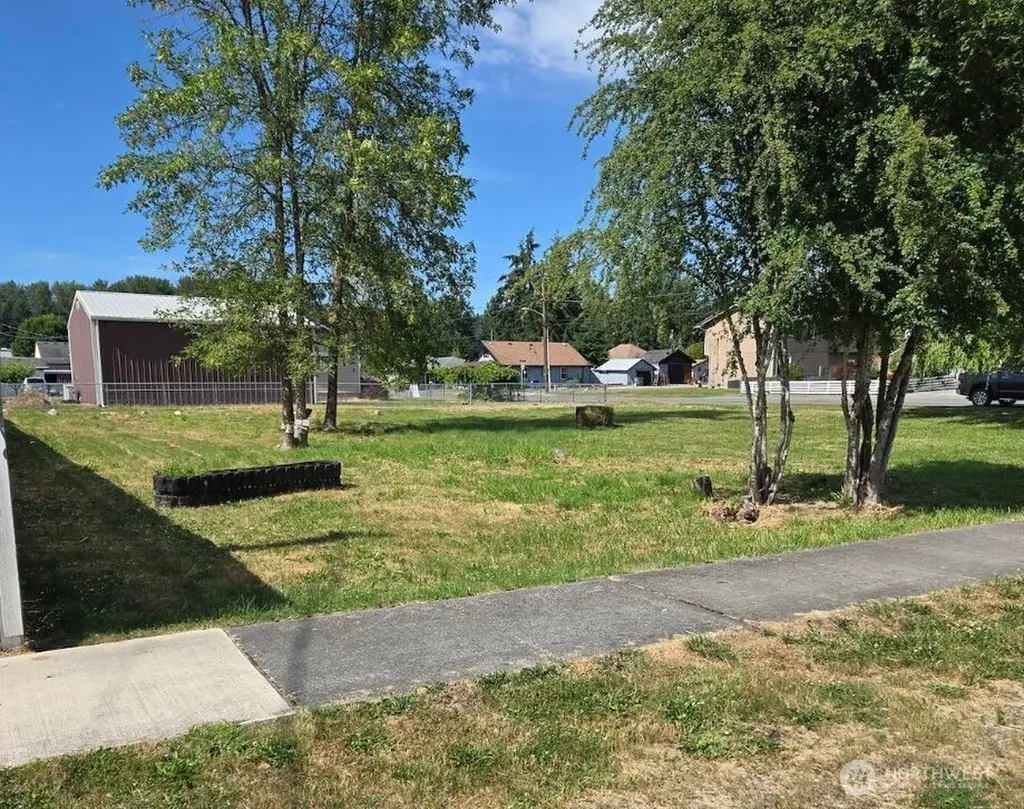 105 SW 3rd Street South Prairie WA 98385