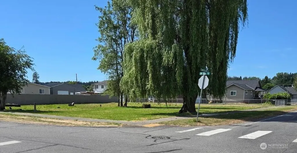 105 SW 3rd Street South Prairie WA 98385