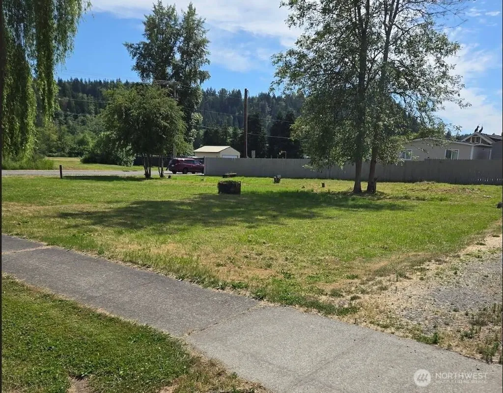 105 SW 3rd Street South Prairie WA 98385