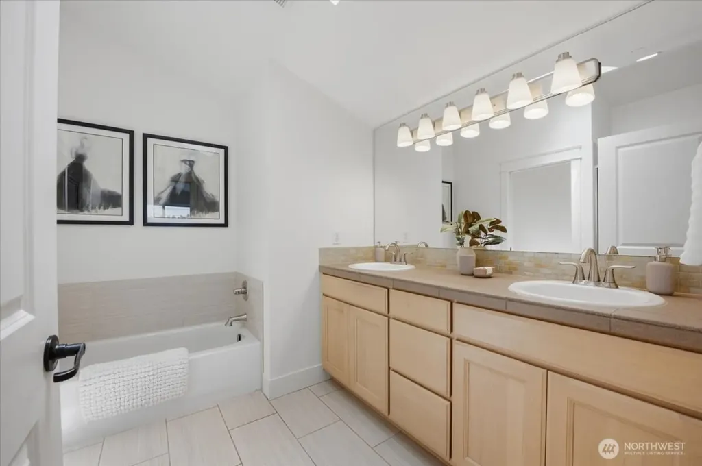 3636 13th Avenue W Seattle WA 98119