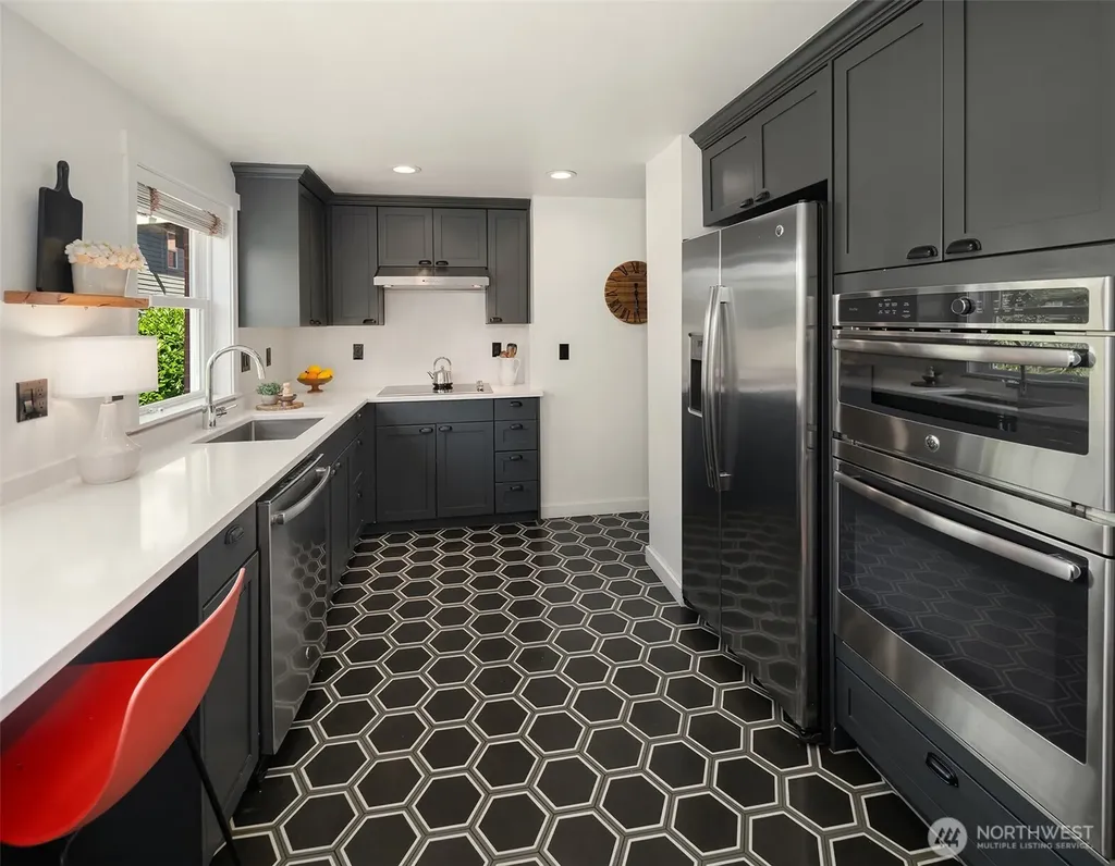 3124 W Raye Street Seattle WA 98199