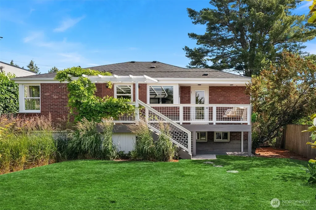 3124 W Raye Street Seattle WA 98199