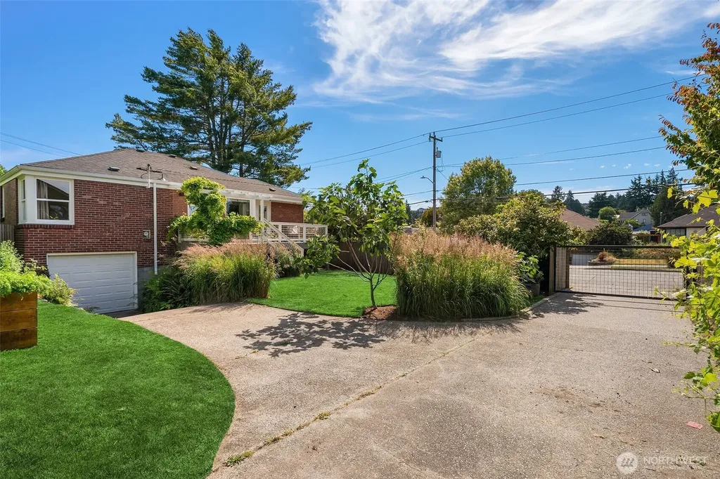 3124 W Raye Street Seattle WA 98199