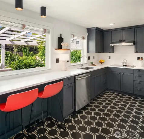 3124 W Raye Street Seattle WA 98199