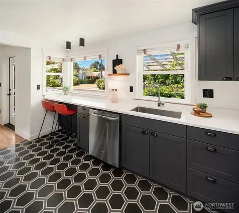 3124 W Raye Street Seattle WA 98199